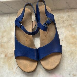 Dazzling Dansko Royal Blue sandals (size 40)